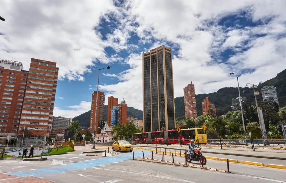 Cómo Evitar un Embargo Empresarial en Colombia: IA para Gestión de Flujo de Caja