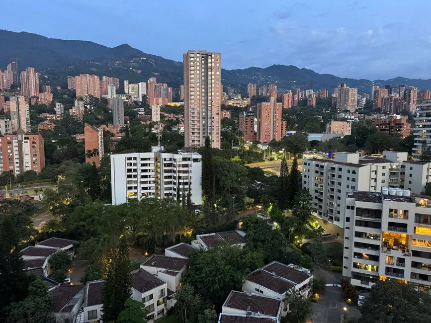 IA para Inmobiliarias en Colombia: Cierra Más Ventas Automatizando Tu Gestión de Leads